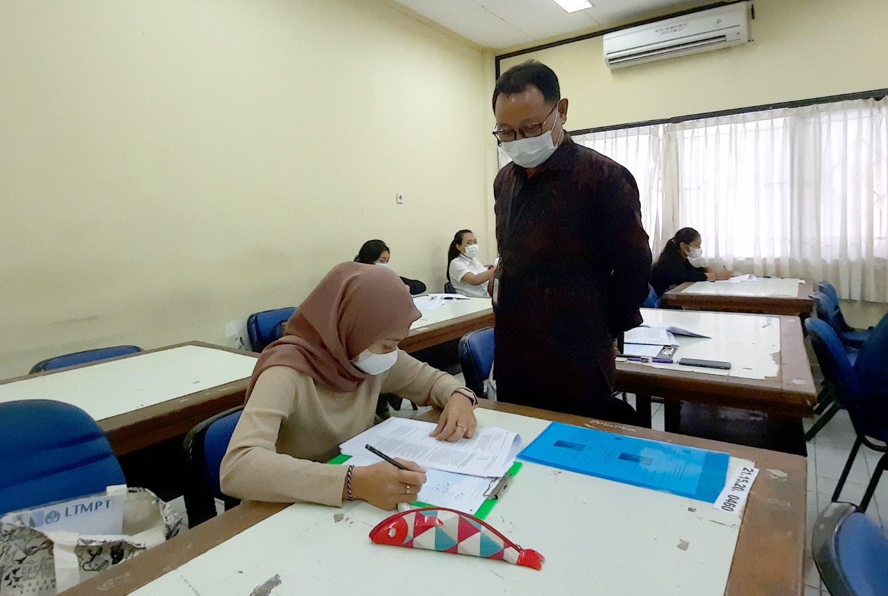 778 orang calon mahasiswa baru Politeknik Negeri Bali mengikuti Tes Tertulis SBMPN 2021